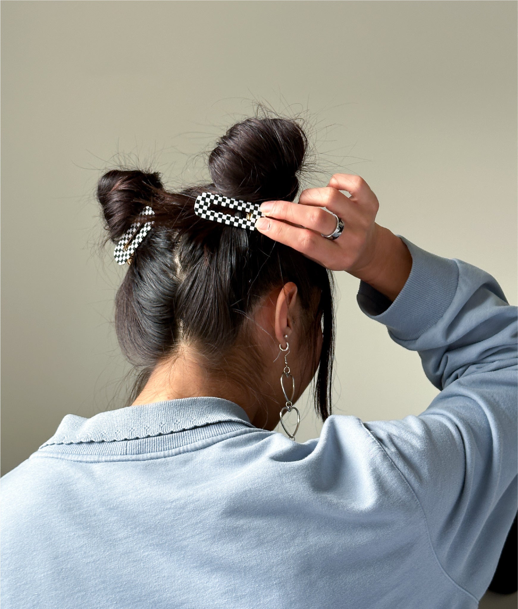 Buy Set of 4 Bow Alligator Hair Clip - Hair Accessories for Women Online at  Silvermerc | SBHA25C_222 – Silvermerc Designs
